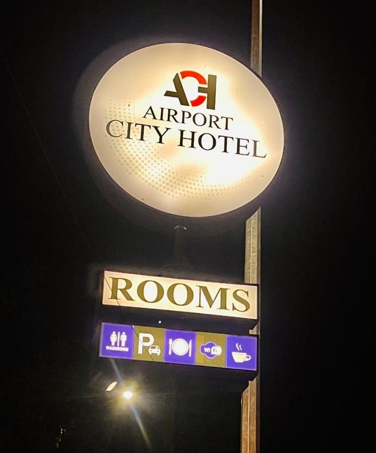 Airport City Hotel Katunayaka Bagian luar foto