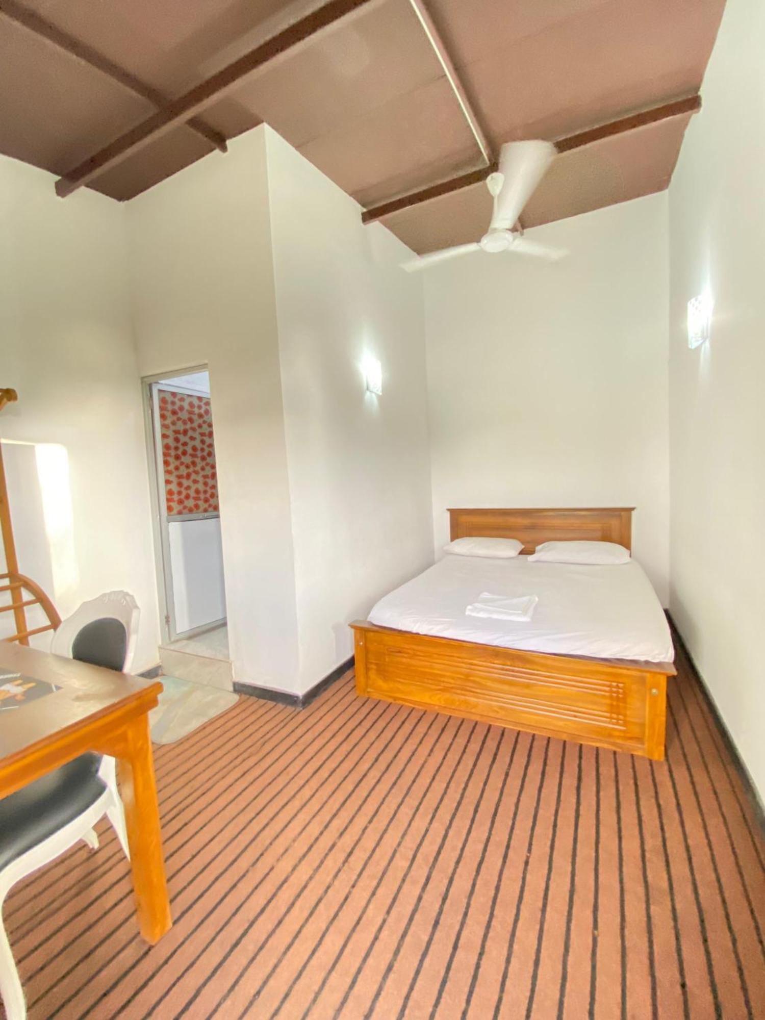 Airport City Hotel Katunayaka Bagian luar foto