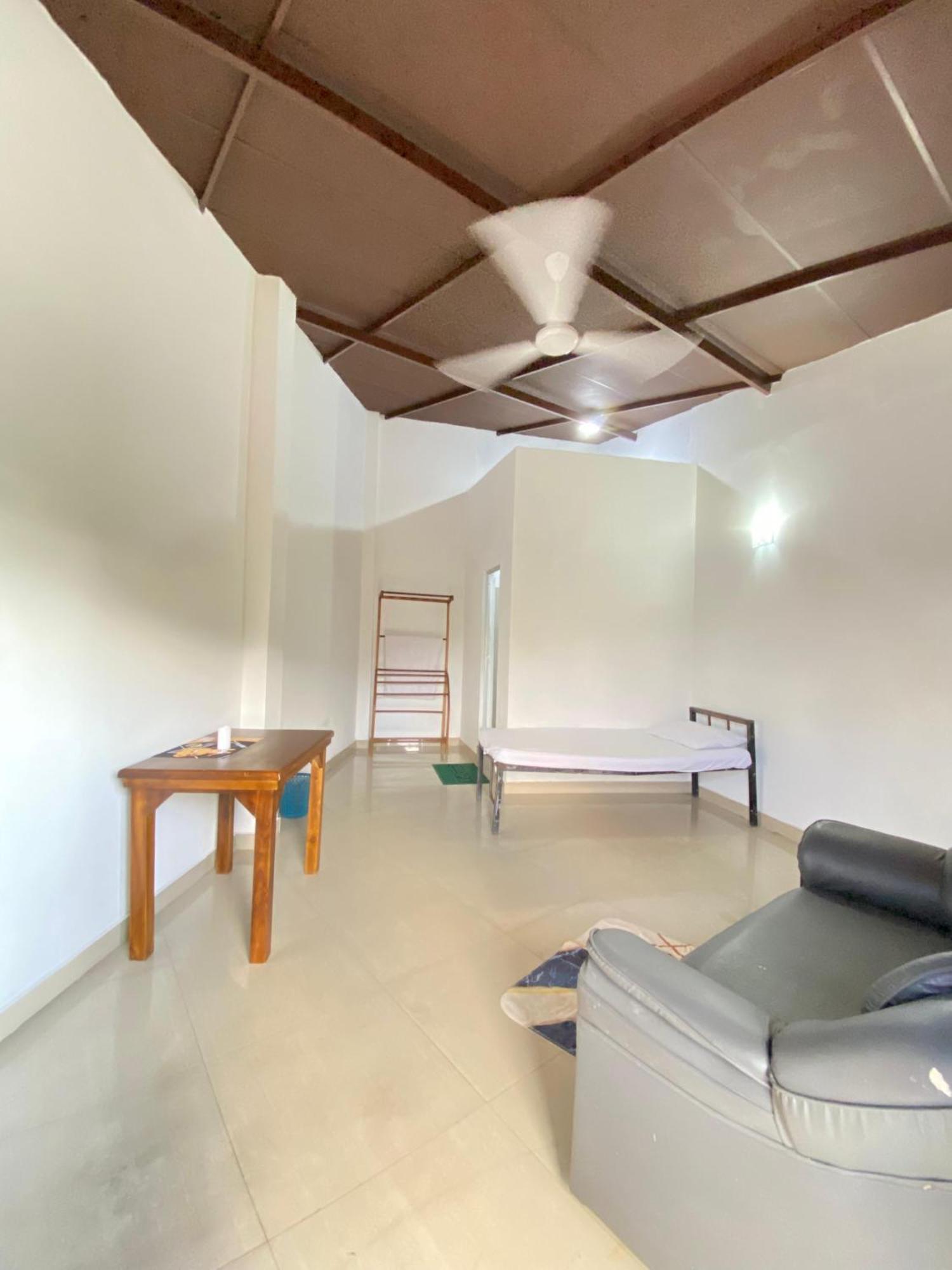 Airport City Hotel Katunayaka Bagian luar foto