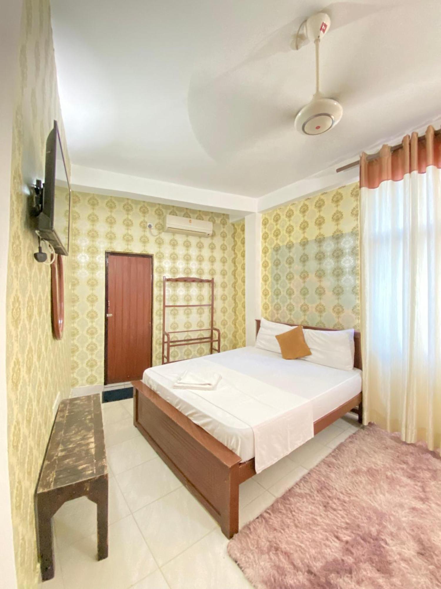 Airport City Hotel Katunayaka Bagian luar foto