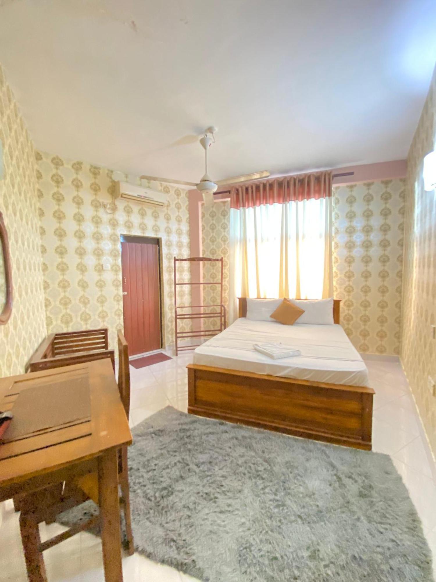 Airport City Hotel Katunayaka Bagian luar foto