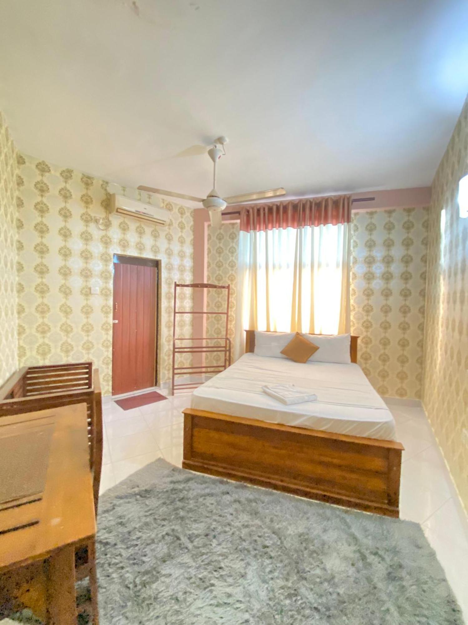 Airport City Hotel Katunayaka Bagian luar foto