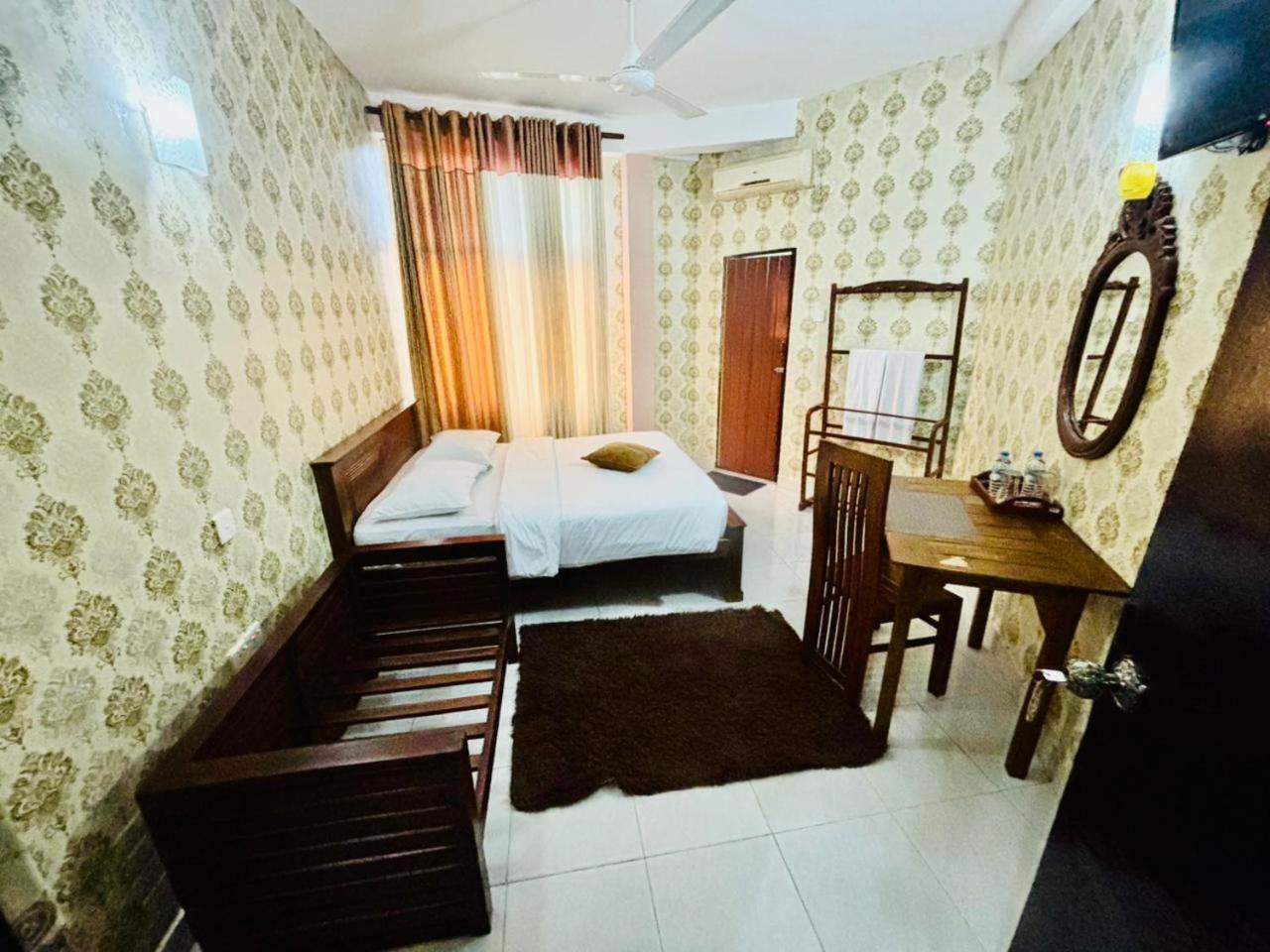 Airport City Hotel Katunayaka Bagian luar foto